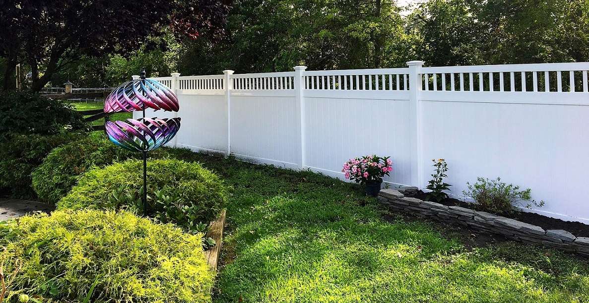 Fencing Contractors - Streamline Landscape Also Helps With Fence Installation